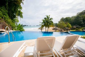 Pool im Red Frog Beach Resort