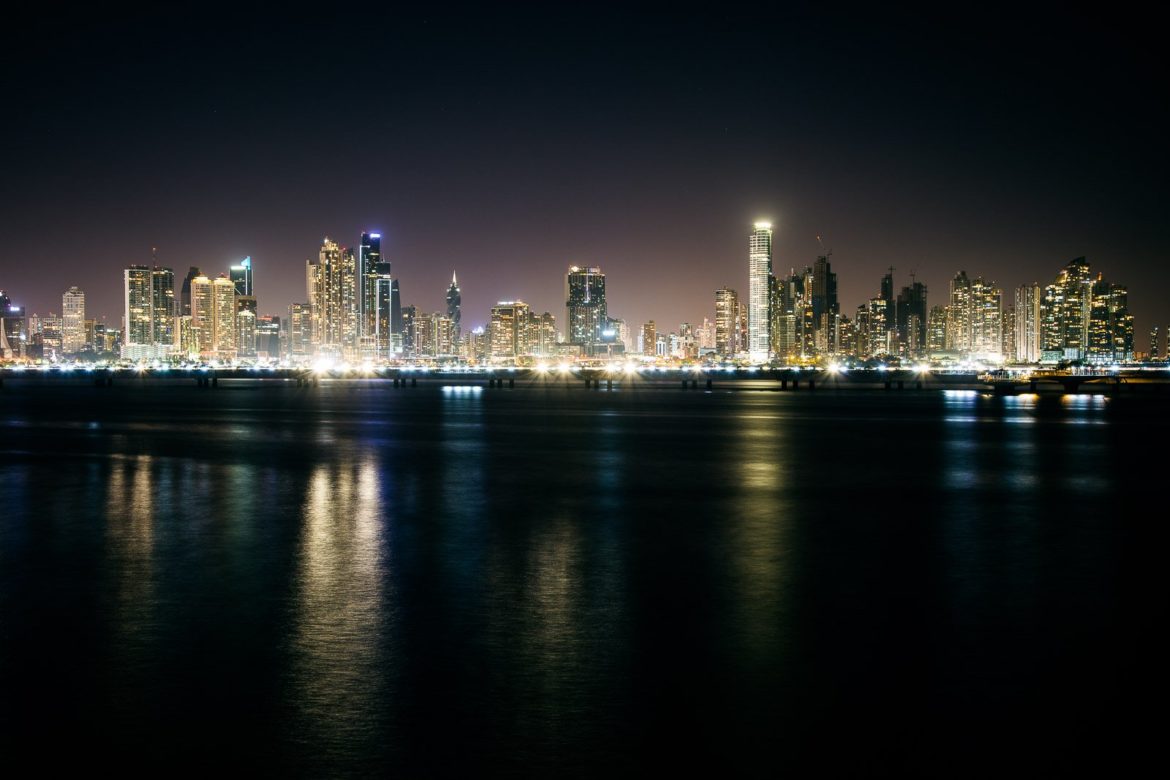 Panama City Skyline nachts