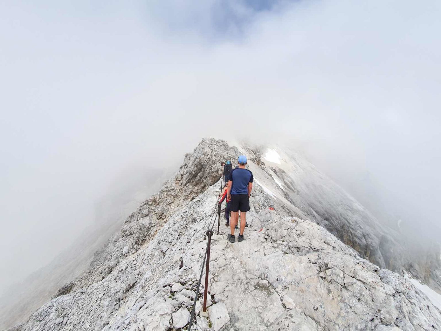 Wanderung auf die Zugspitze – Von der Ehrwalder Alm über das Gatterl