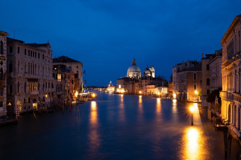 Foto von Venedig in der blauen Stunde