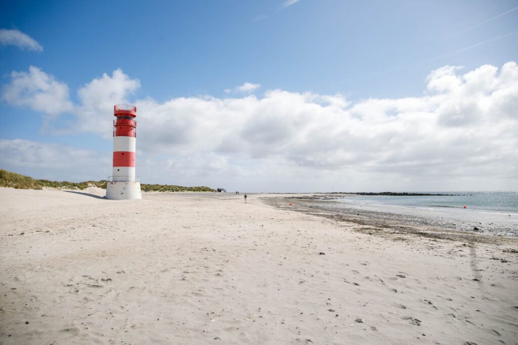 Leuchtturm an Helgolands Südstrand